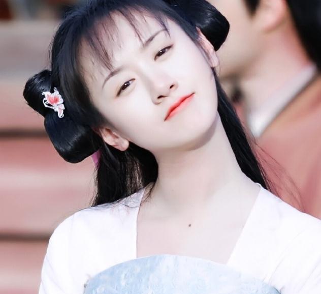 袁冰妍长的像赵丽颖(袁冰妍古装唱歌) 袁冰妍长的像赵丽颖(袁冰妍古装唱歌)