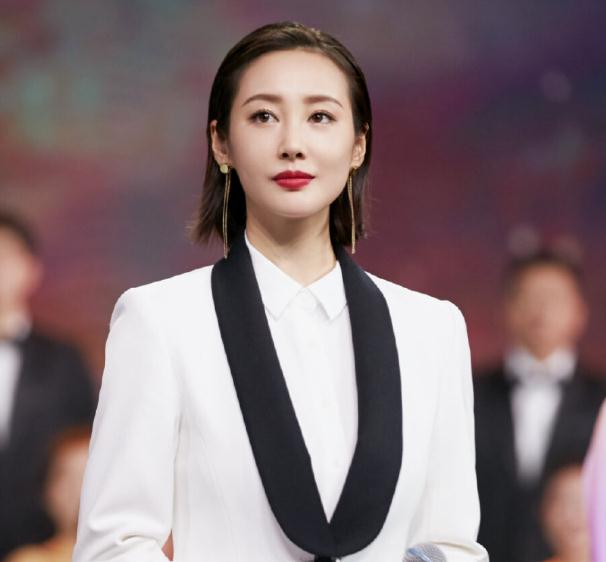李纯的老公是谁?(李纯和谁结婚了) 李纯的老公是谁?(李纯和谁结婚了)